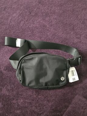 lululemon athletica Everywhere Belt Bag